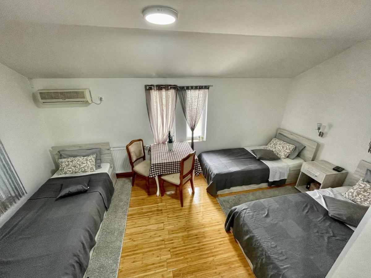 Tepic Garni Hotel Temerin 外观 照片