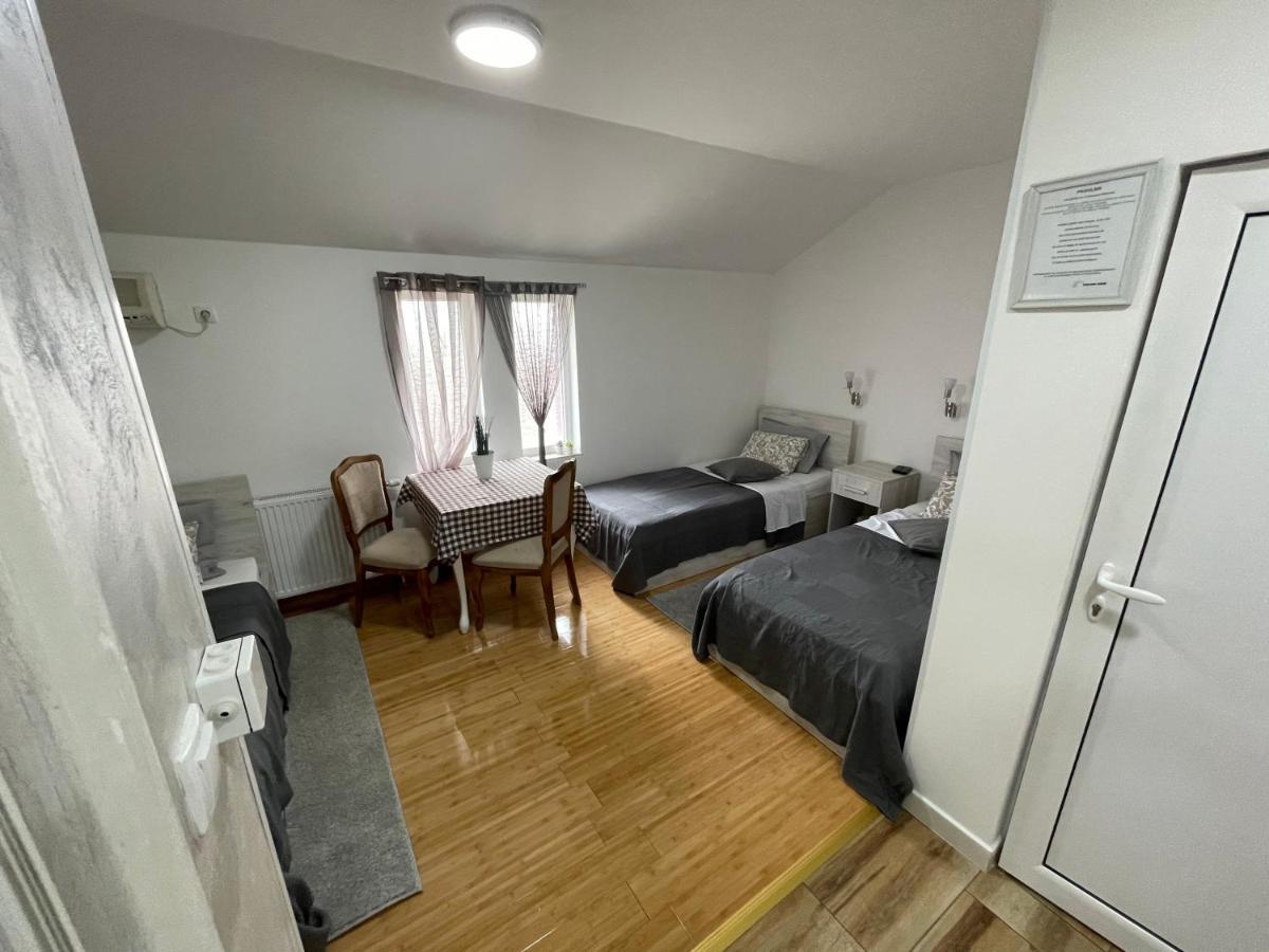 Tepic Garni Hotel Temerin 外观 照片