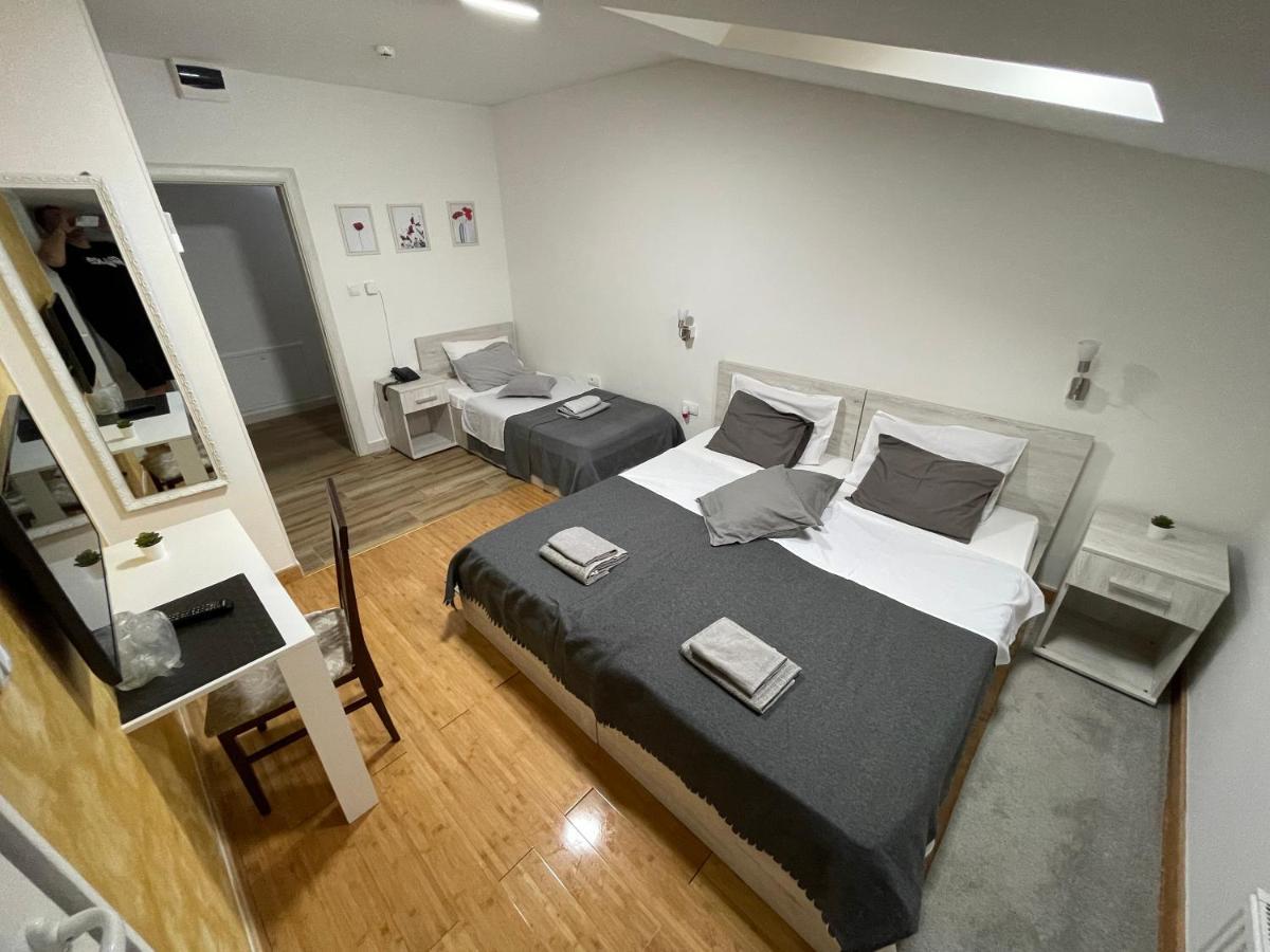 Tepic Garni Hotel Temerin 外观 照片